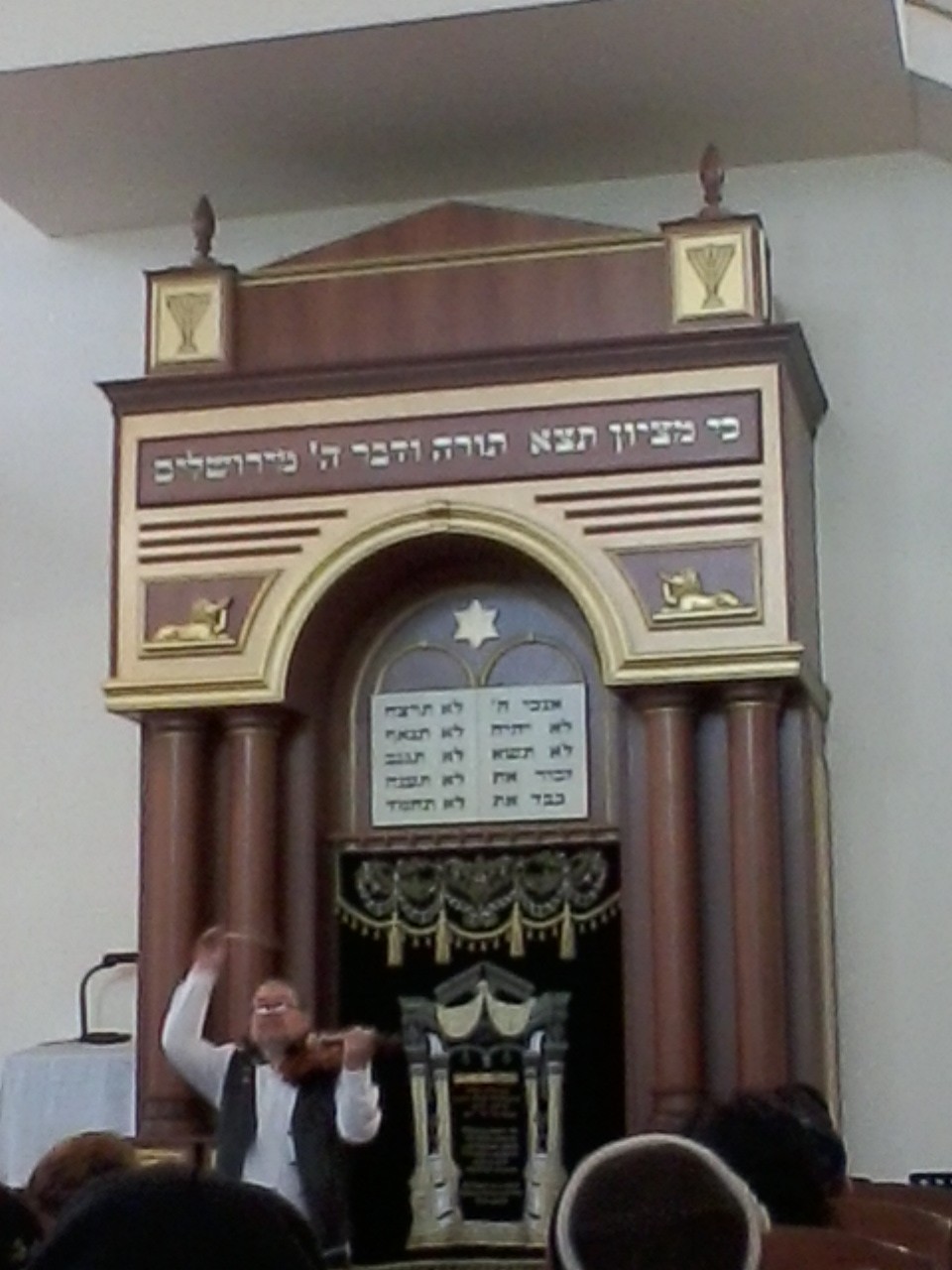 ИТЦИК ЭПШТЕЙН МУЗЫКАНТ (ГЕРМАНИЯ) в Ростовской синагоге.февраль 2013 