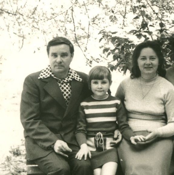 Anatoly Pilipenko - father, sister Lyudmila (now Andreichenko) and mother - Valentina PilipenkoАнатолий Пилипенко - папа, сестра Людмила (теперь Андрейченко) и мама - Валентина Пилипенко