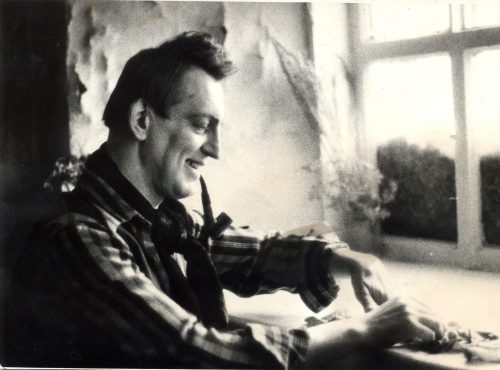 Леонид Стуканов в мастерской, 1992 г.