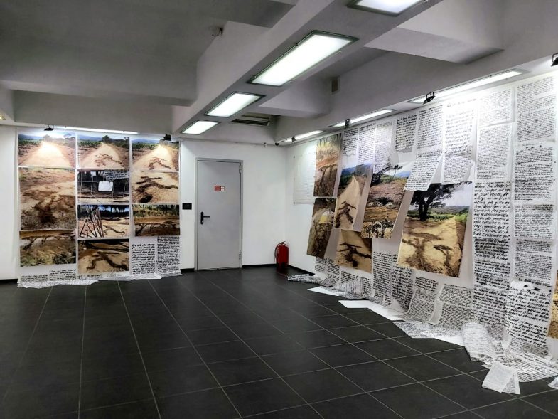 Фрагмент экспозиции "Побег из четырех углов" Юрия Фесенко. Фото: галерея ZHDANOV